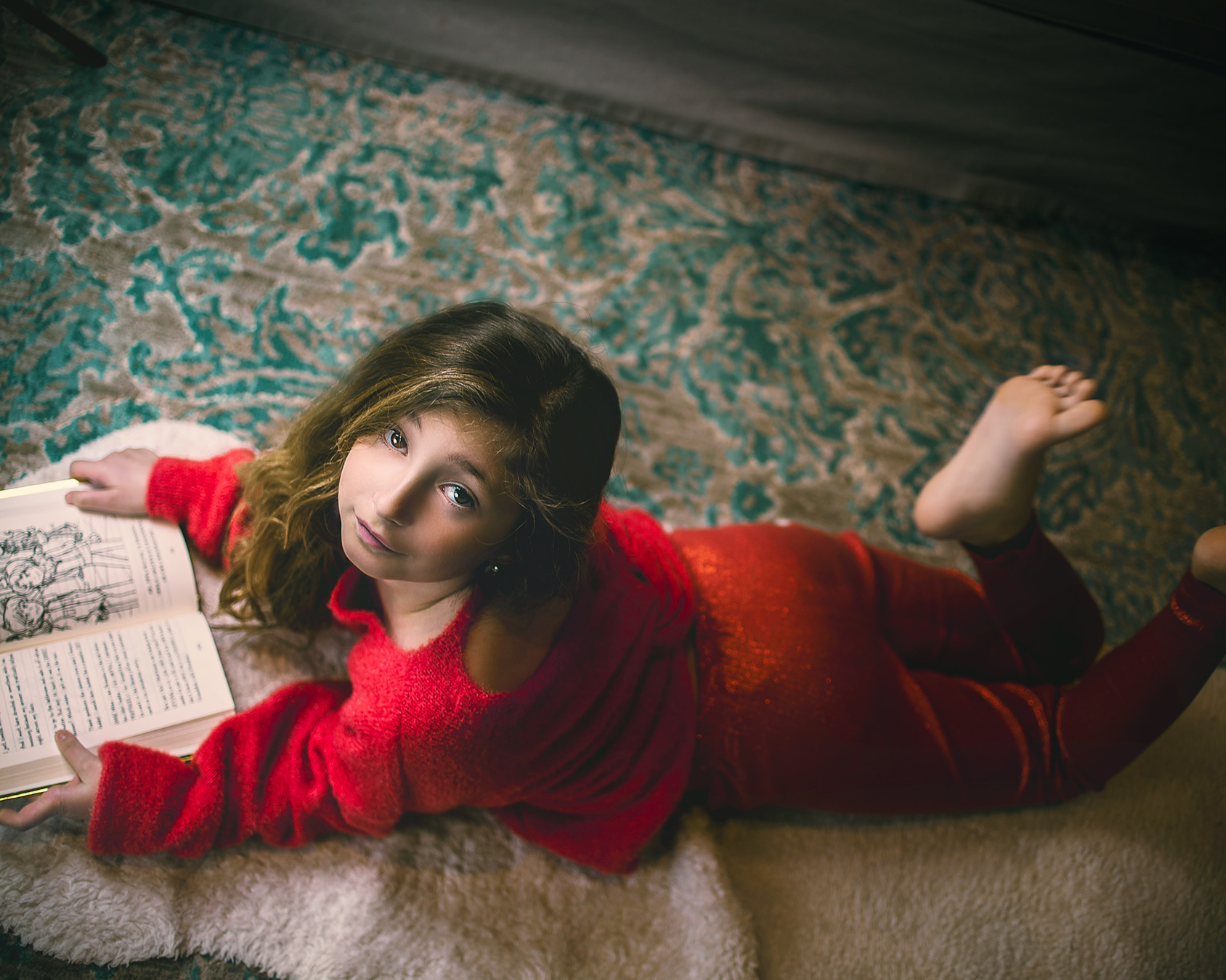 Girl reading Dork Diaries book